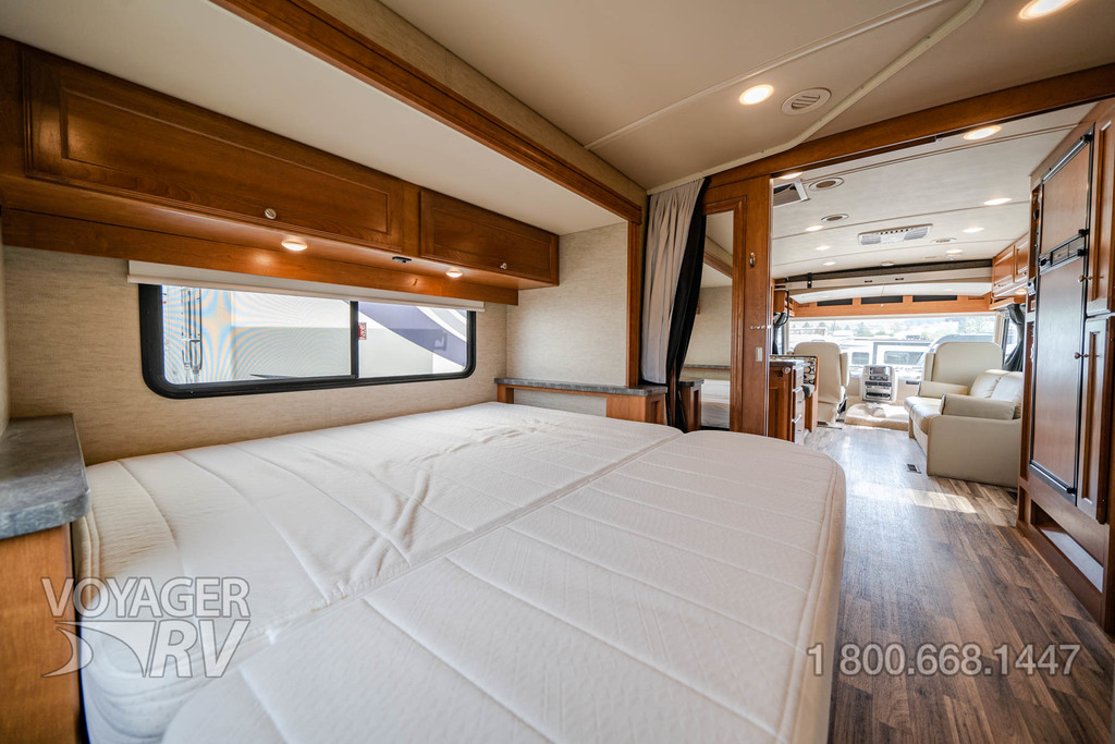 For Sale: Used 2018 Winnebago Sunstar 27PE Class A - Gas | Voyager RV ...